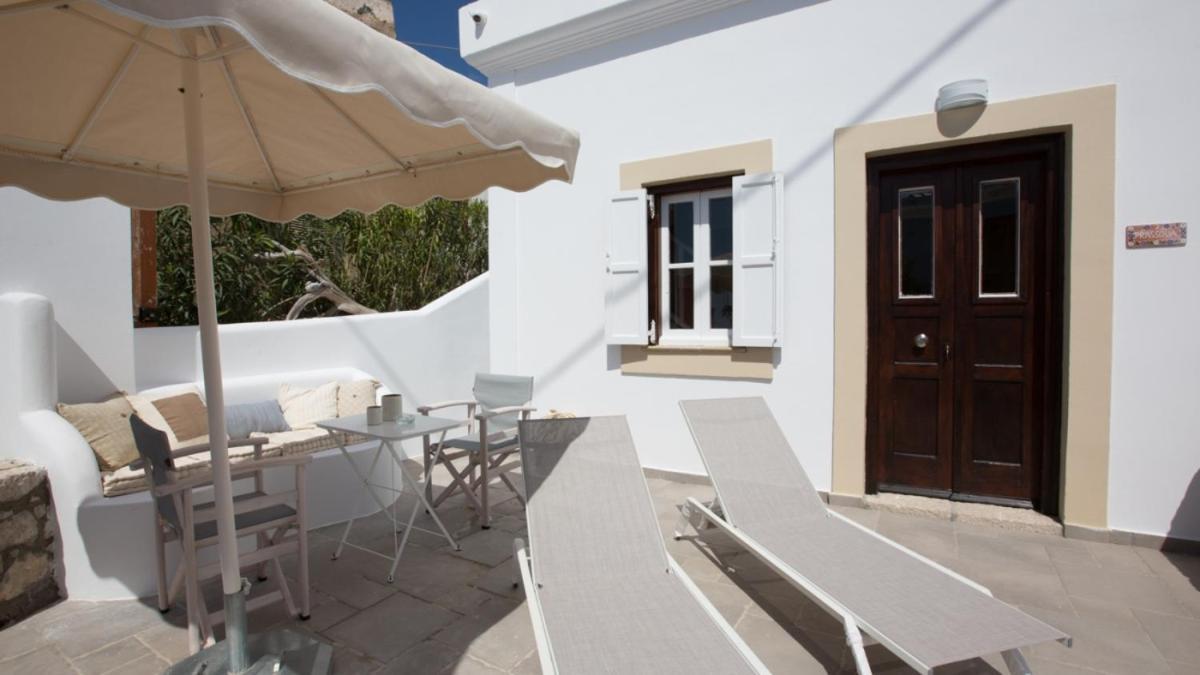 Chic & Modern Apartments With Swim Access Chalki Town Extérieur photo