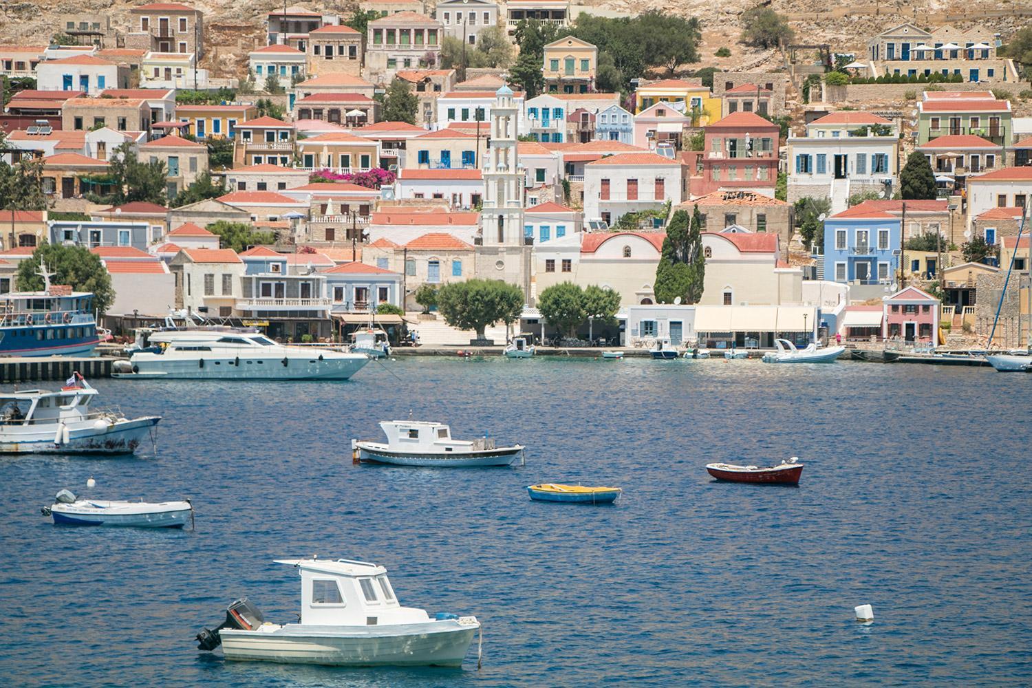 Chic & Modern Apartments With Swim Access Chalki Town Extérieur photo